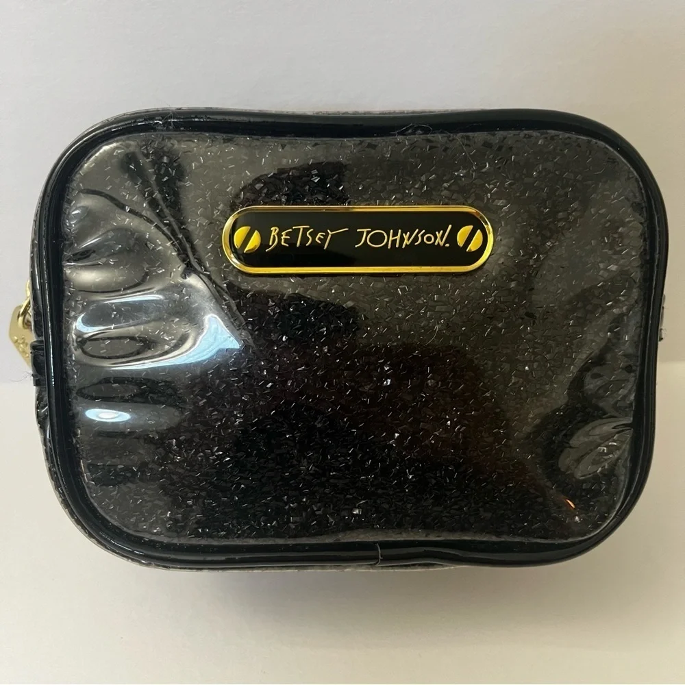 Betsey Johnson Glossy Black Makeup Pouch Bag Zipper Pull Logo Heart Gold Tone